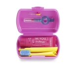 Curaprox Travel Set Στοματικής Υγιεινής Ταξιδίου με Οδοντόκρεμα 10ml + Οδοντόβουρτσα Πτυσσόμενη + Μεσοδόντιο Βουρτσάκι Καθαρισμού + Κουτί Μεταφοράς Ροζ 1τμχ - Image 2